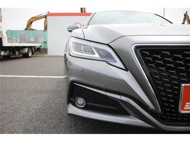 CROWN sedan hybrid 4WD