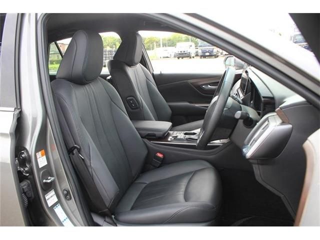CROWN sedan hybrid 4WD
