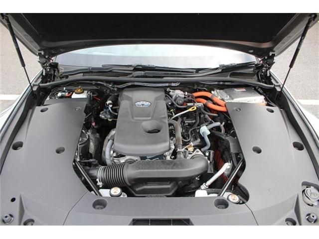 CROWN sedan hybrid 4WD