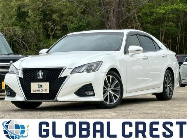 CROWN sedan