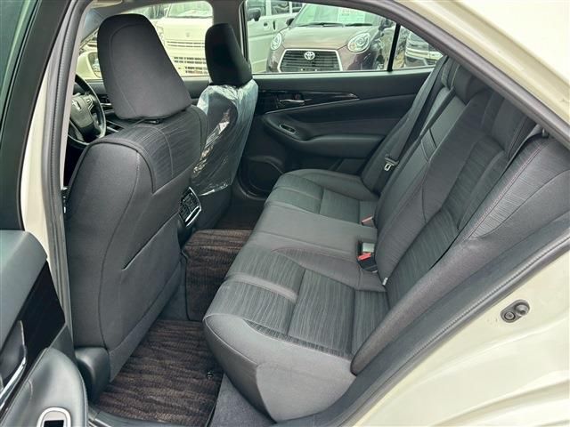 CROWN sedan