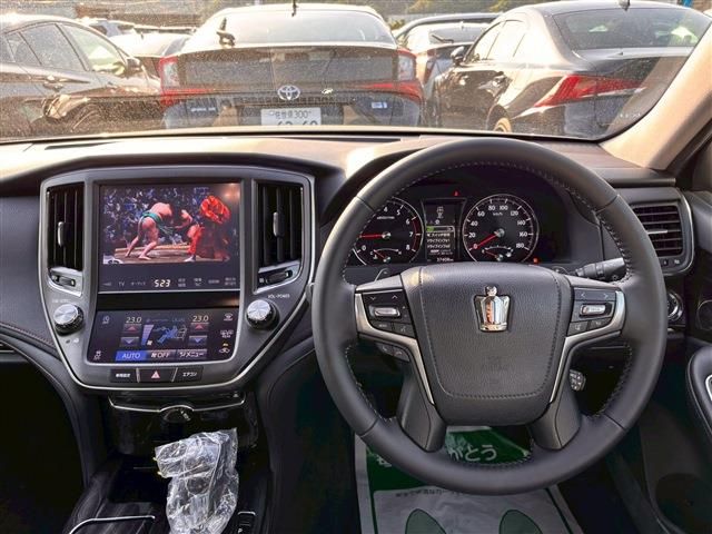 CROWN sedan