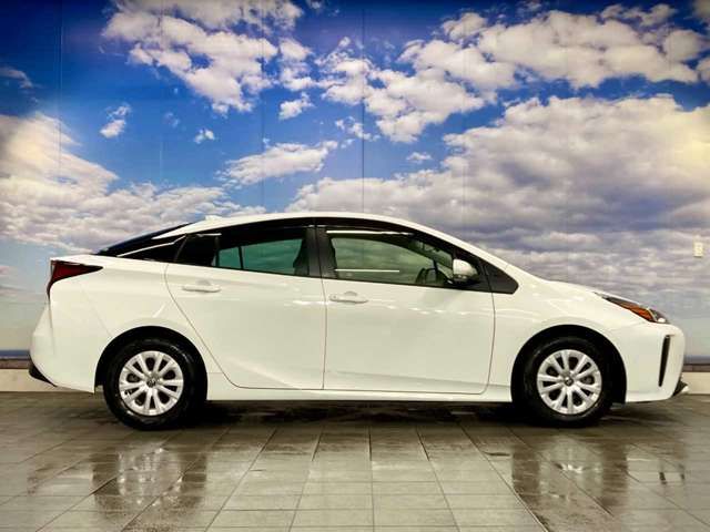 PRIUS 4WD