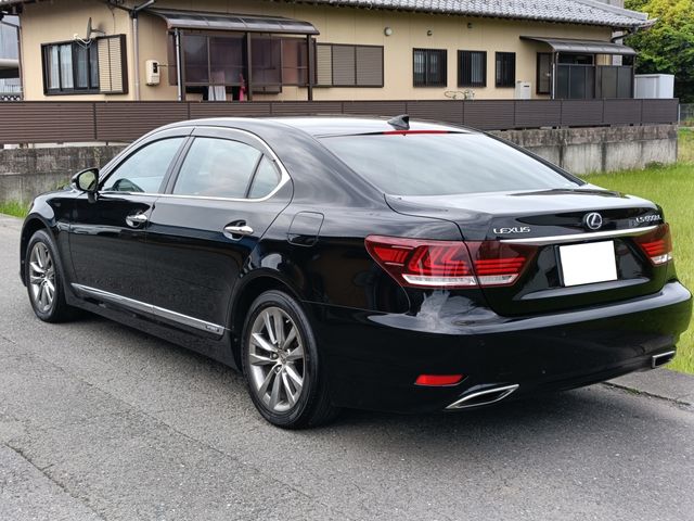 LEXUS LS600hL