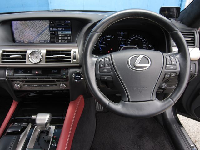LEXUS LS600hL