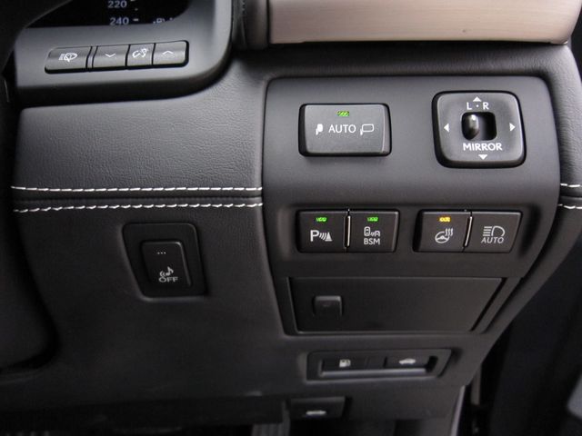 LEXUS LS600hL