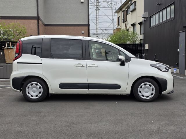 SIENTA HYBRID