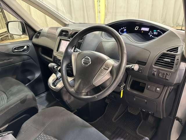 SERENA S-HYBRID 4WD