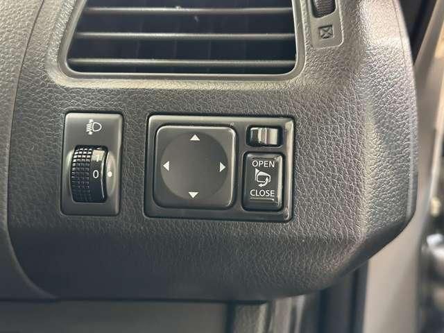 SERENA S-HYBRID 4WD