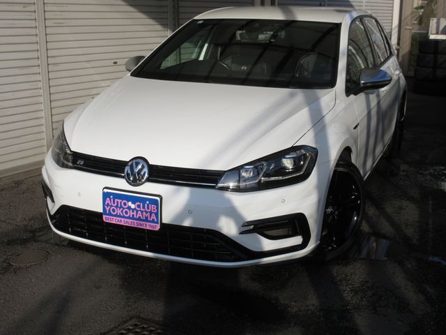 VOLKSWAGEN GOLF R