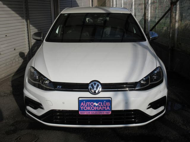 VOLKSWAGEN GOLF R