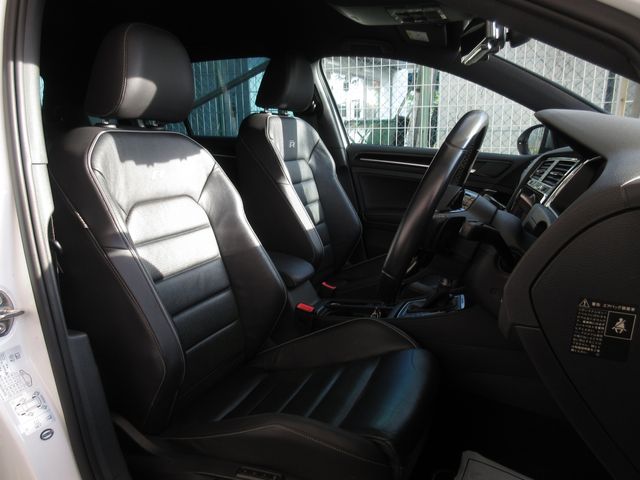 VOLKSWAGEN GOLF R