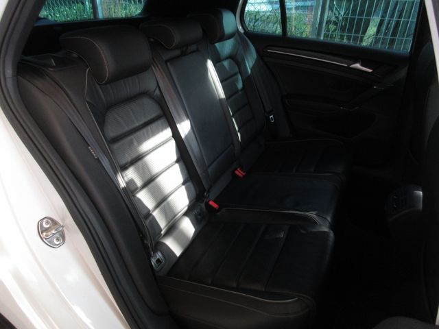 VOLKSWAGEN GOLF R
