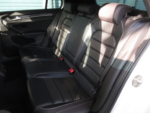 VOLKSWAGEN GOLF R