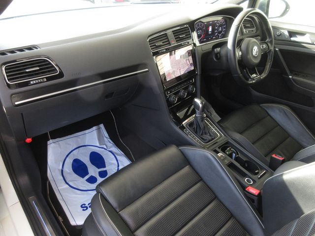 VOLKSWAGEN GOLF R