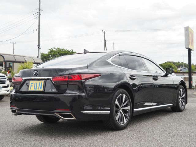 LEXUS LS500
