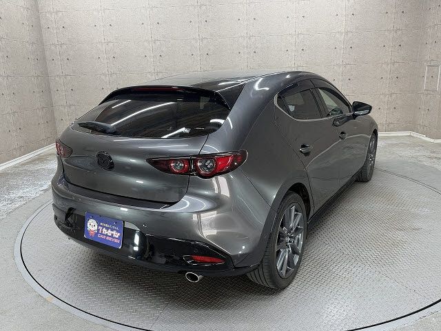 MAZDA3 FASTBACK