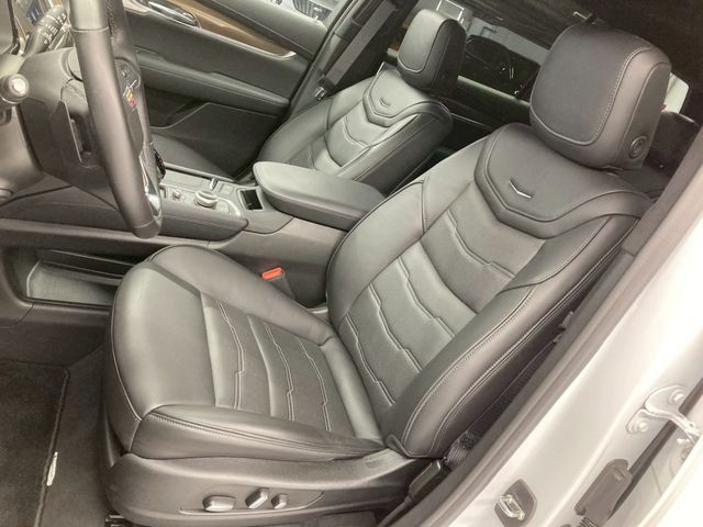 CADILLAC XT6