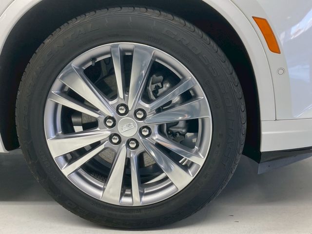 CADILLAC XT6