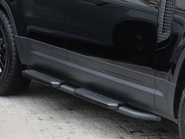 ROVER DEFENDER