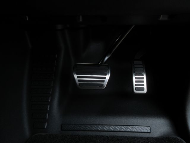 ROVER DEFENDER