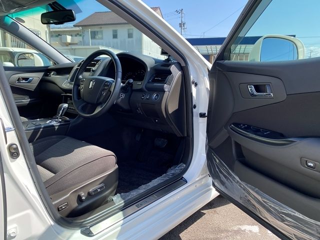 CROWN sedan