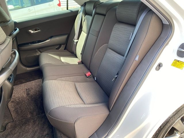 CROWN sedan