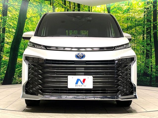 VOXY HYBRID