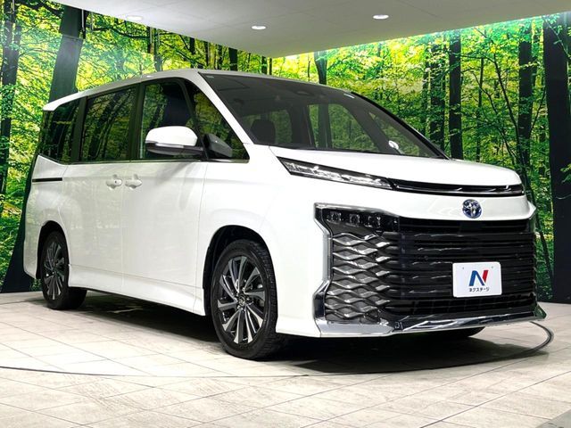 VOXY HYBRID