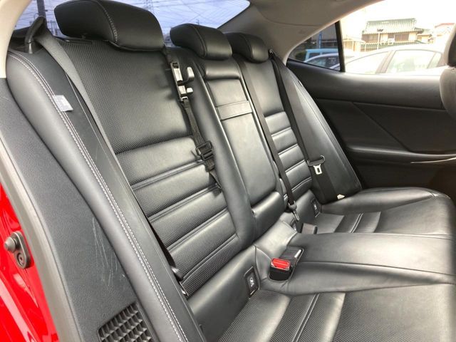 LEXUS IS300h