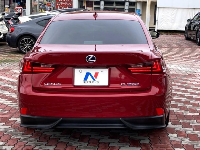 LEXUS IS300h