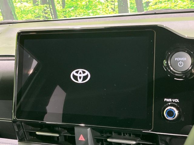 VOXY HYBRID