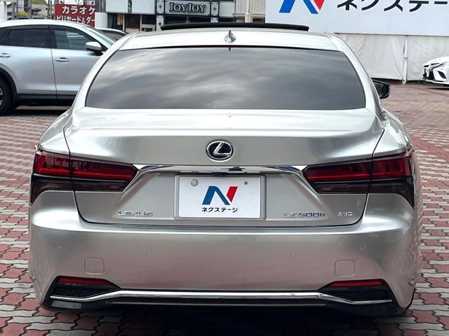 LEXUS LS500h 4WD