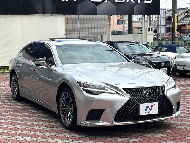 LEXUS LS500h 4WD