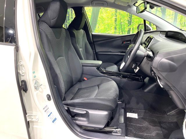 PRIUS 4WD