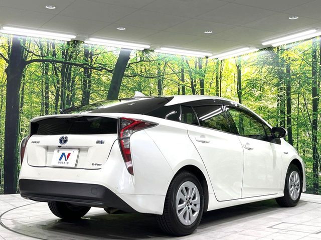 PRIUS 4WD