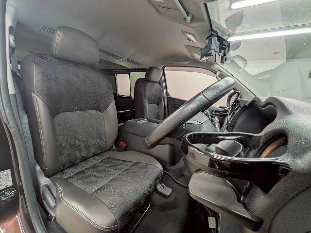 CARAVAN van 2WD