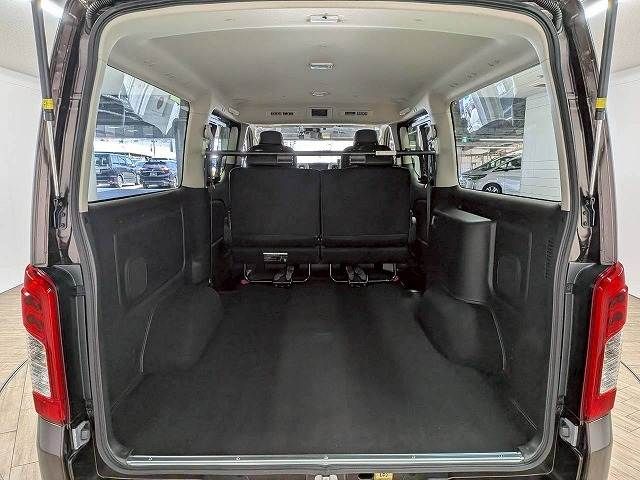 CARAVAN van 2WD