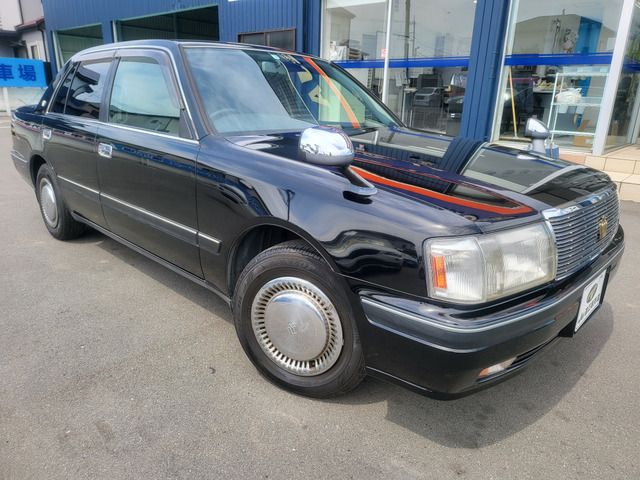 CROWN sedan