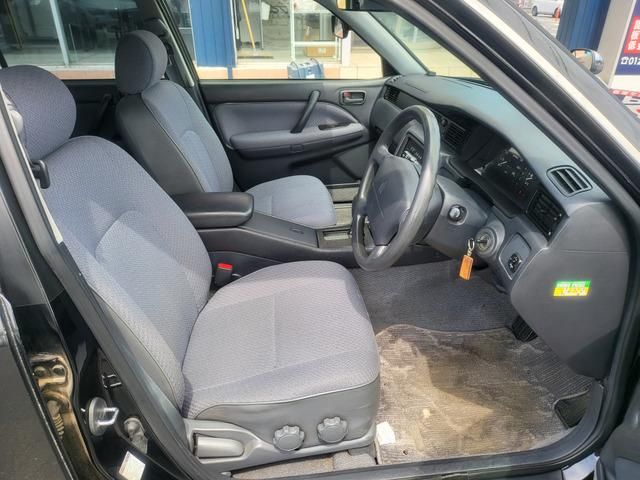 CROWN sedan