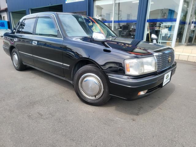 CROWN sedan