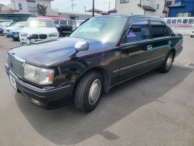 CROWN sedan