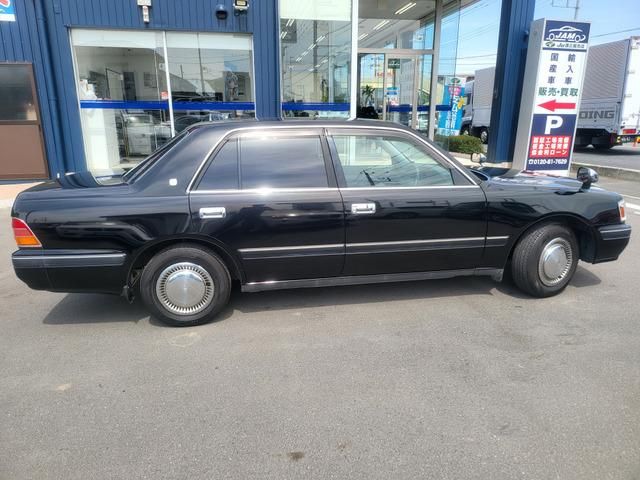CROWN sedan