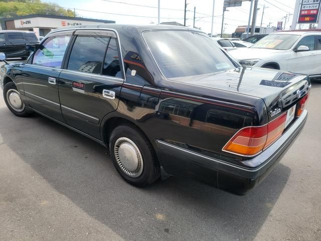 CROWN sedan