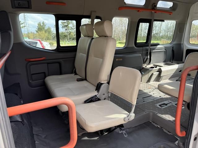 NV350 CARAVAN 4WD
