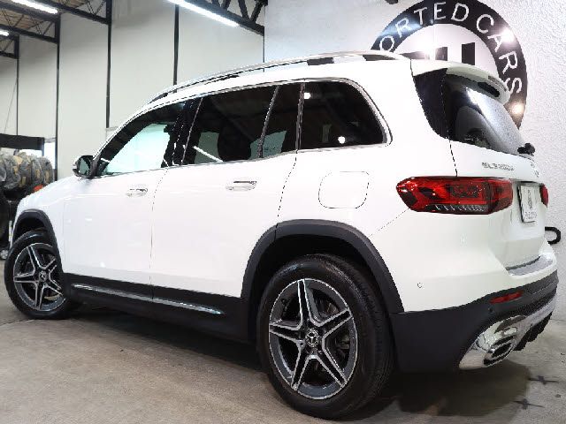 MERCEDES BENZ GLB
