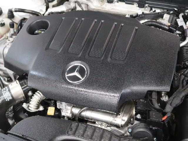 MERCEDES BENZ GLB