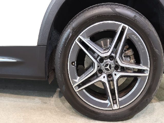 MERCEDES BENZ GLB