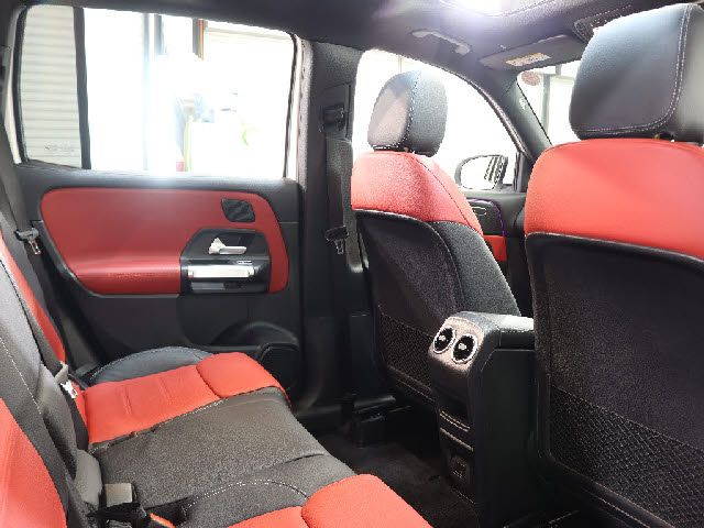 MERCEDES BENZ GLB