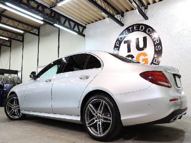 MERCEDES BENZ E class sedan